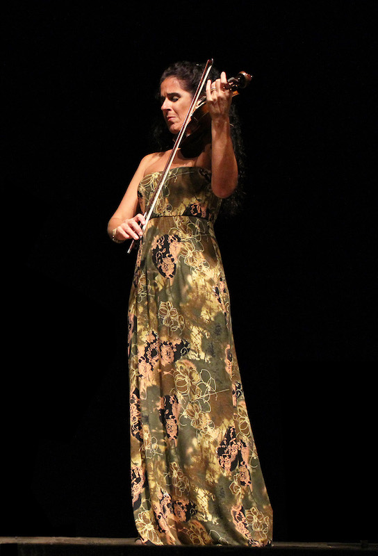 Violinistkinja Tania Camargo Guarnieri.jpg