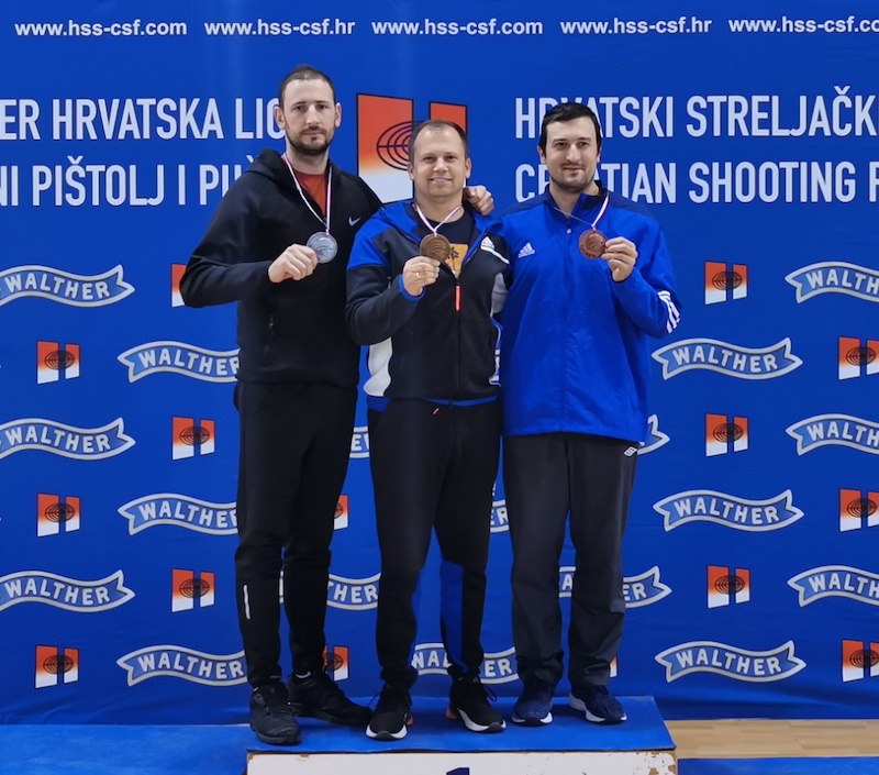 Seniori-pistolj.jpg