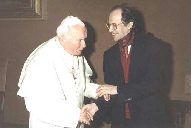 7b719-papa-rugova.jpg