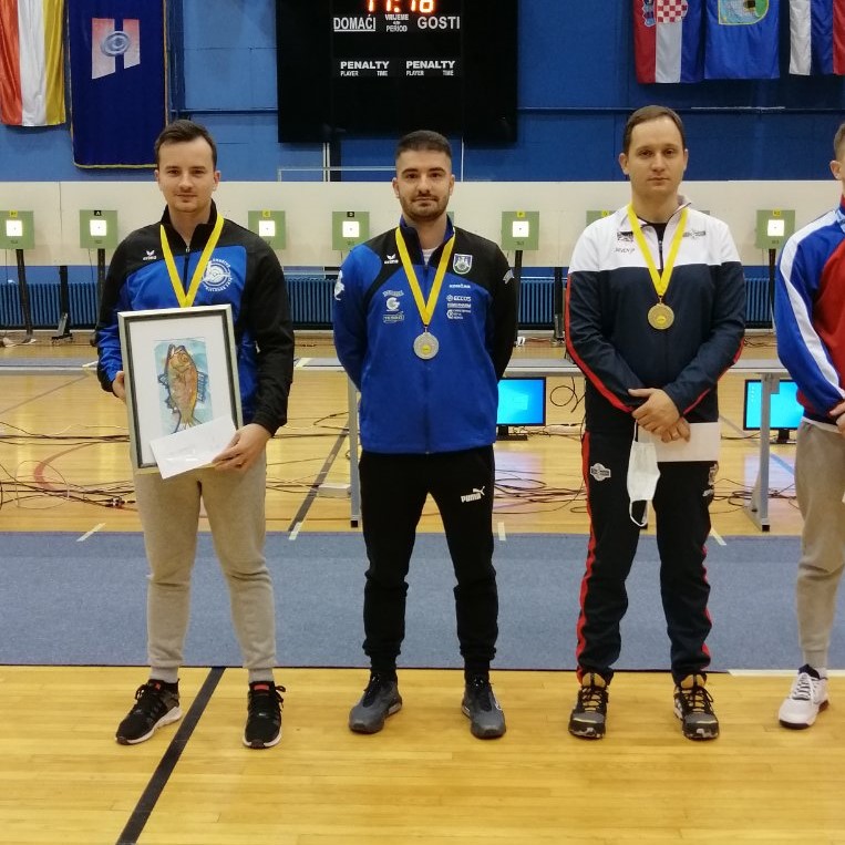 Puska muskarci medalje.jpg
