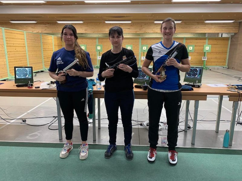 Pistolj-zene-foto-Streljacki-savez-Madjarske.jpg