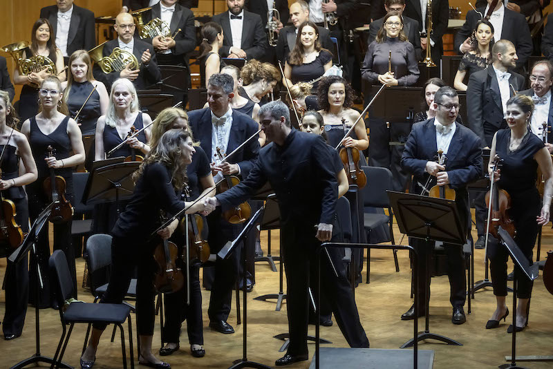 zadovoljni filharmonicari.jpg
