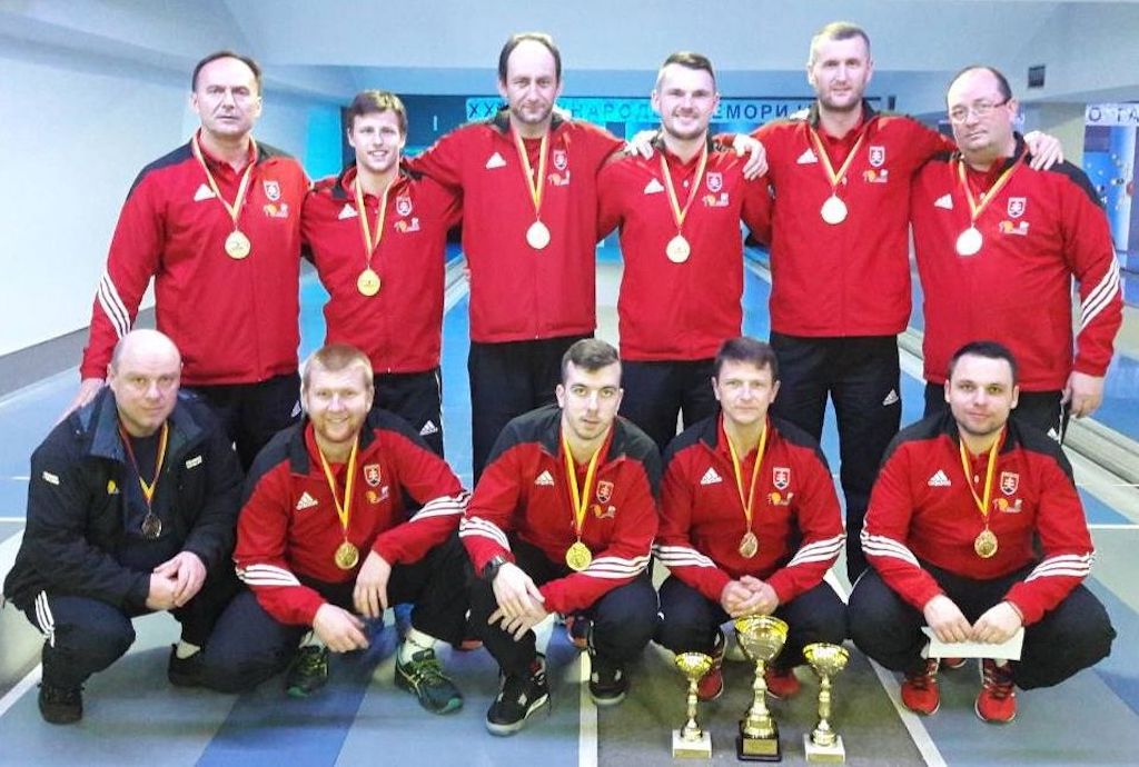 liga sampiona zelezarna podbrezova zavrko treci tepsa drugi stoje s desna.jpg