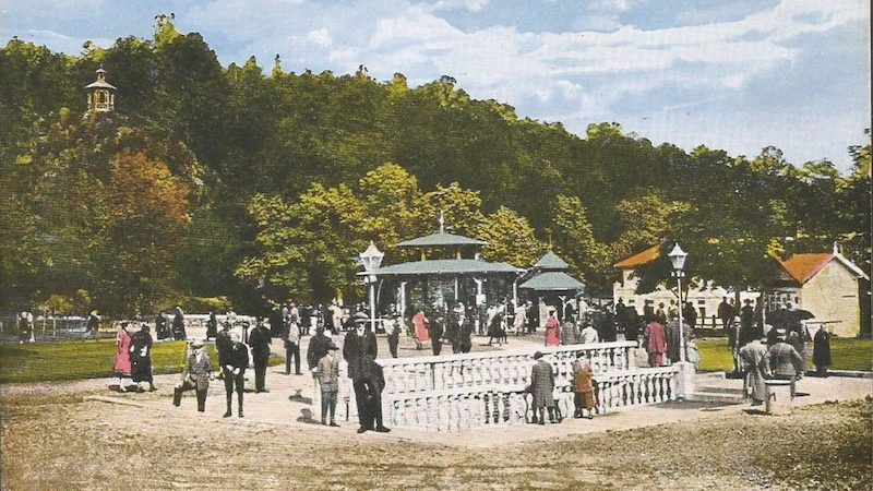 paviljon-na-steni-edited.jpg