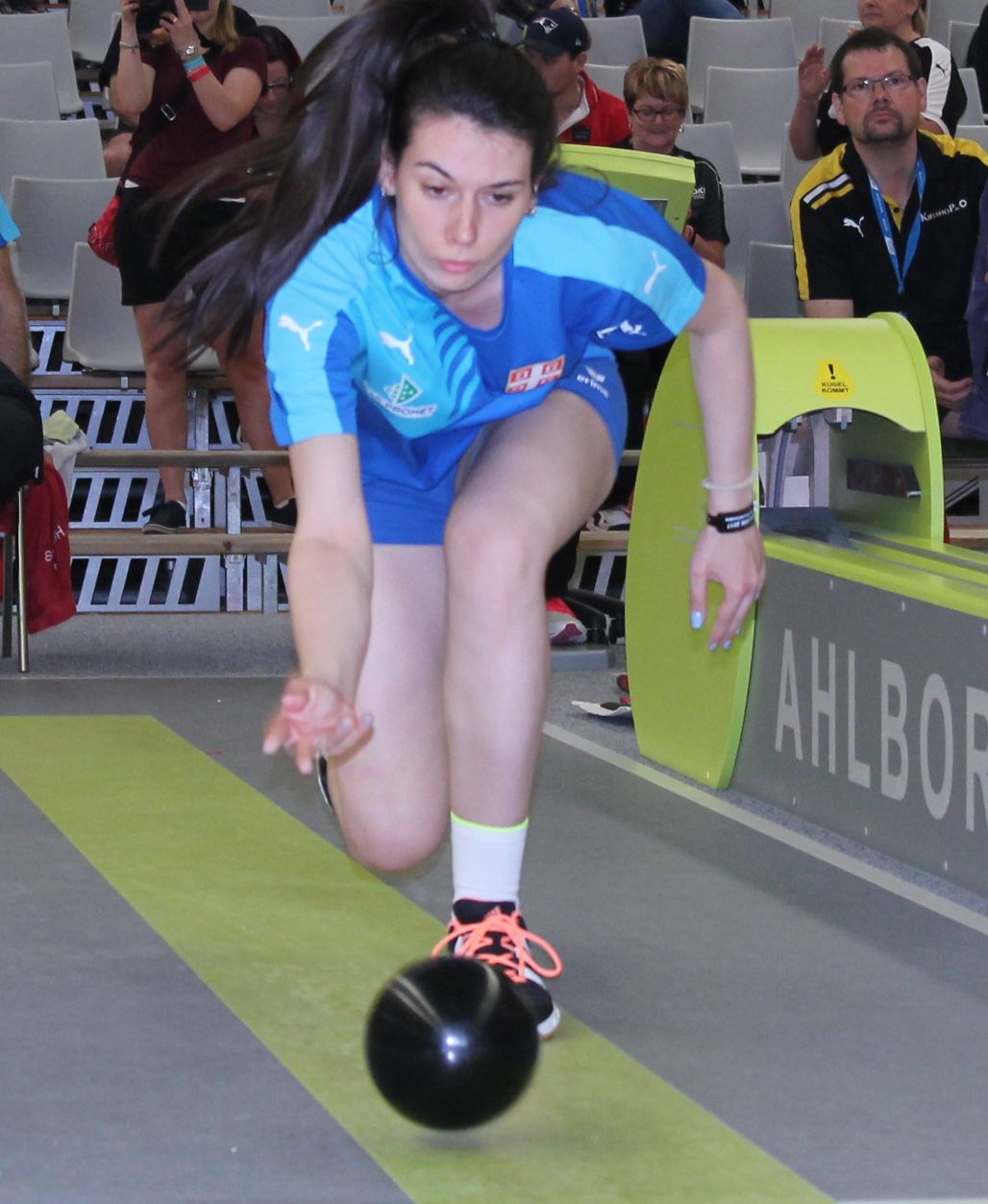MAJA DJUKIC KRISTAL IGRACICA KOLA.jpg