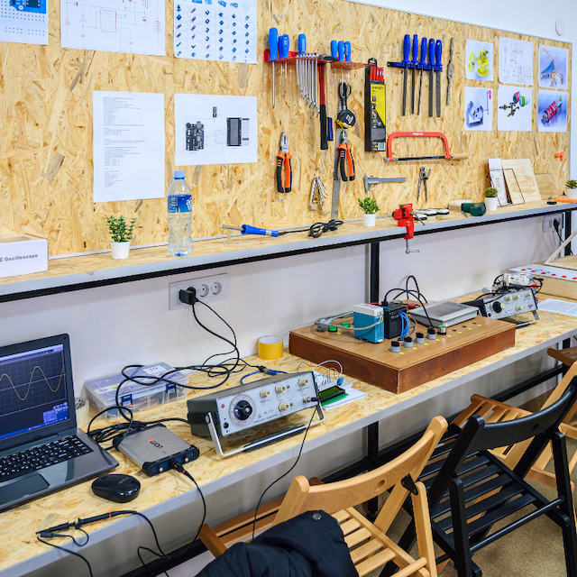 Mejkers lab Leskovac.png