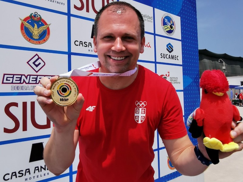 Damir Mikec Zlato Peru.jpg