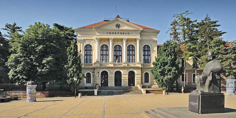 trg_ispreprve_gimnazije_kragujevac_2x.jpg