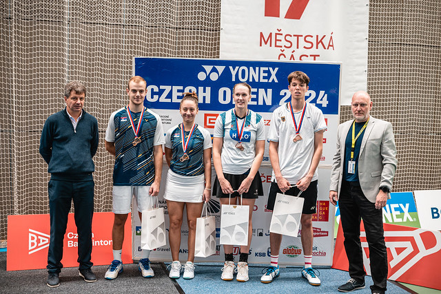 20241023_Yonex Czech Open_Tomic i Vitman_medalje.JPG