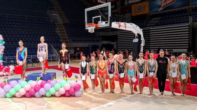 Palilula kup 2025- Lenka Minic u sredini, levo Ruzica Zdravkovic, obe iz Palilule, desno Nina Petrovic (klub TIM) (2).jpg