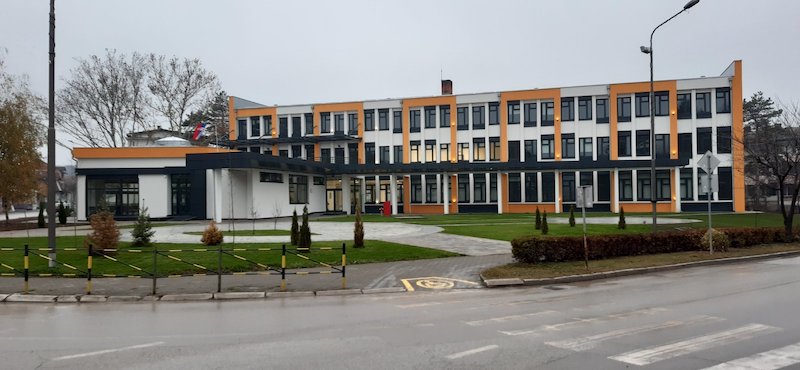 skola napolju.jpg