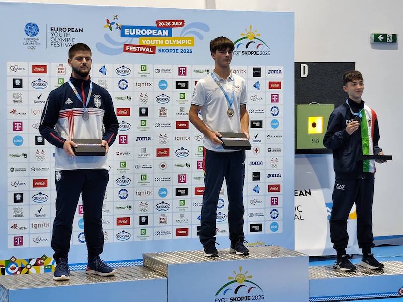 Uros_Gajic_srebro_pistolj (2).jpg