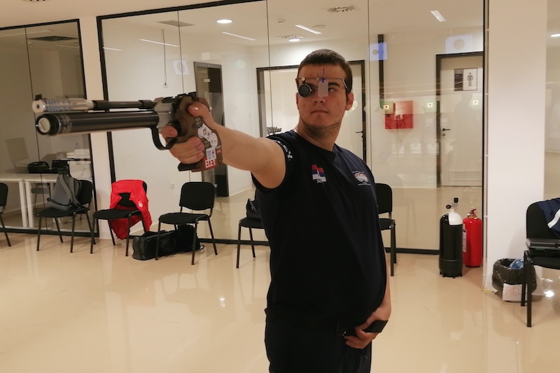 Marko_Ninkovic (vpistolj).jpg