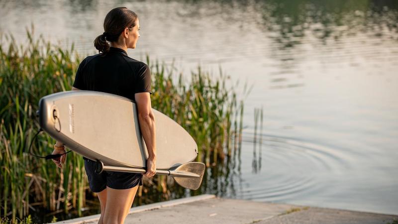 zena-sup-daska-jezero.jpg