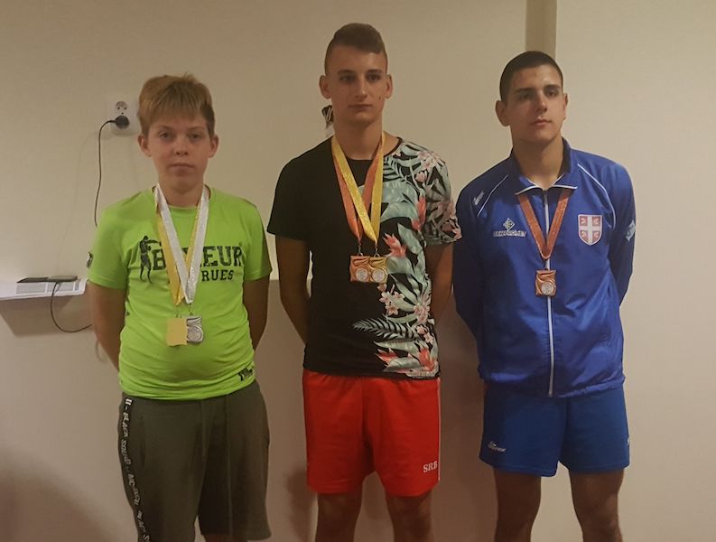 prerov decaci komb kurcinak u sredini jevremovic desno.jpg