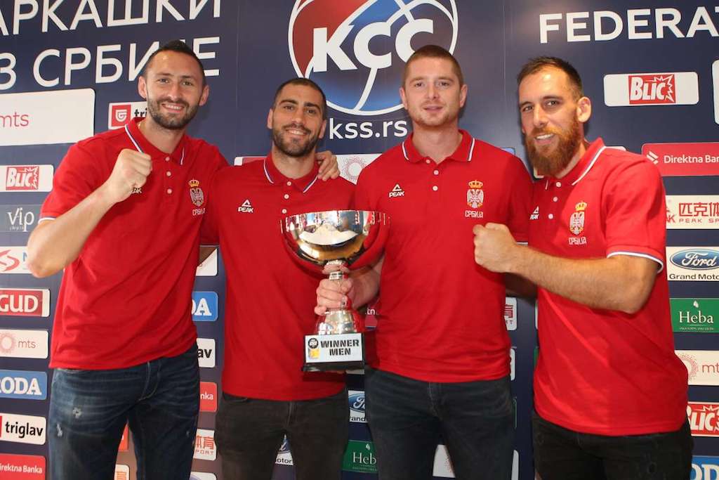 0MMM7012-1.jpg