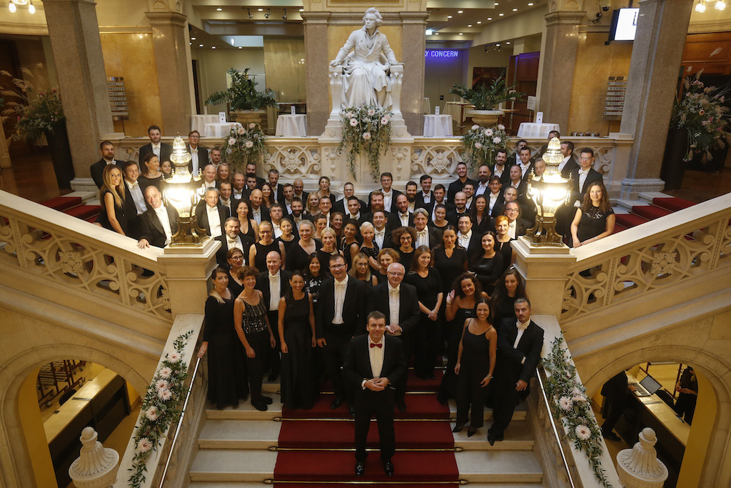 Beogradska filharmonija i šef dirigent Gabrijel Felc u Štefanijenzal-u, Kongres u Gracu.jpg