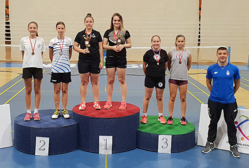 Prvenstvo Vojvodine za juniore i seniore_Osvajaci medalja u zenskim parovima za seniore.jpg