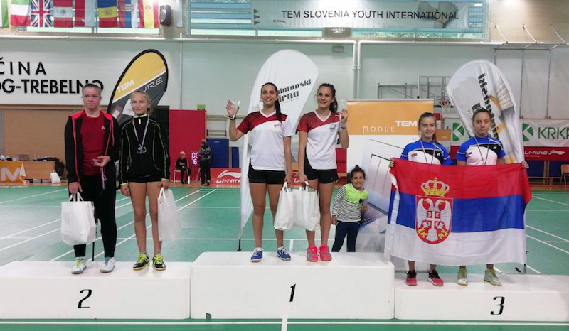 Osvajacice medalja u zenskom dublu kategorije U15.jpg