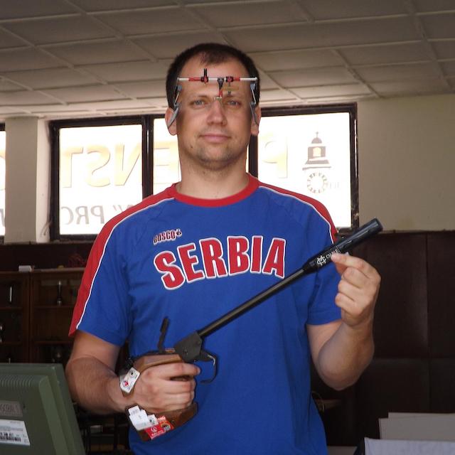 Damir-Mikec-MK-pistolj.jpg