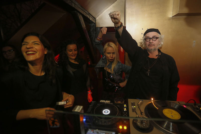 DJ Tasovac i filharmonicari.jpg