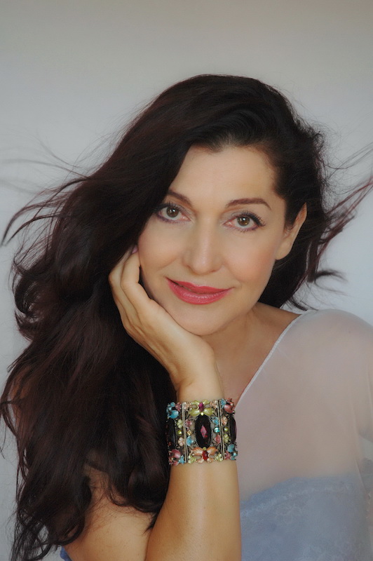 Jadranka Jovanovic, portret, foto     V.Mikaca 2.JPG