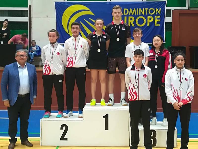 HEBAR U17 Bulgarian Open 2019_Osvajaci medalja u mesovitom dublu.jpg