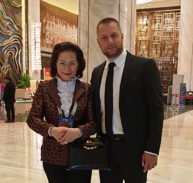 Madam Khunying Patama Leeswadtrakul i Radomir Jovovic.jpg