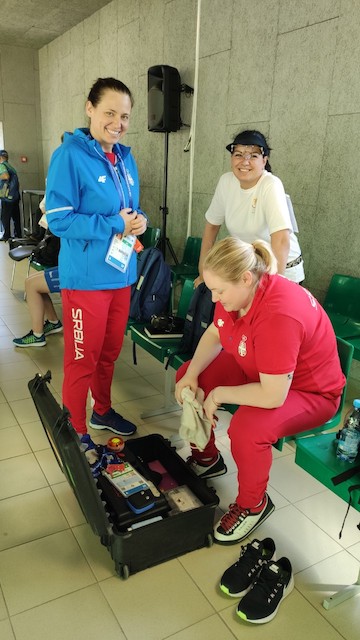 Minsk_kvalifikacije_sport_pistolj_Foto-SSS (sestre Arunovic i Bugarka Boneva).jpg
