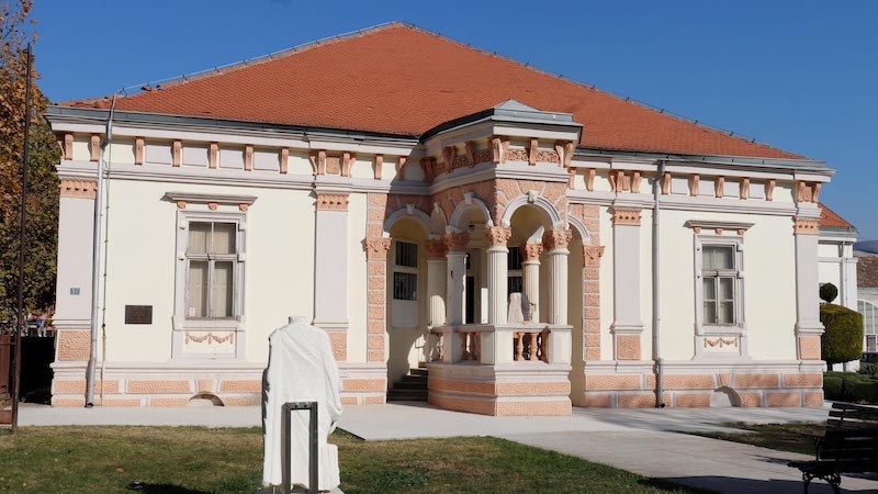 muzej copy.jpg