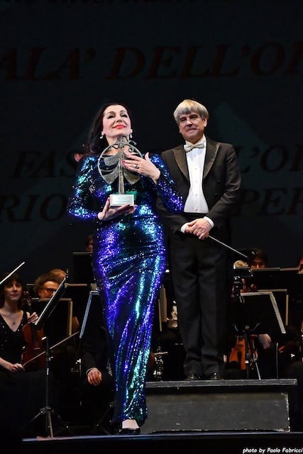 Jadranka Jovanovic sa nagradommin.jpg