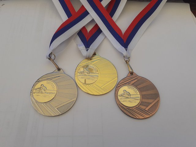 medalje curug-min.jpg