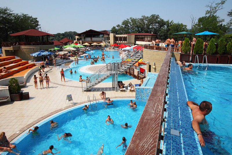 Srebrno jezero akva park.jpg