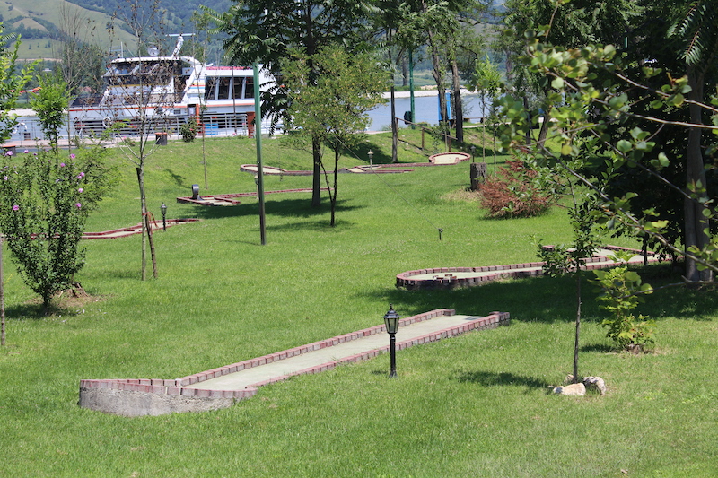 Mini Golf.JPG