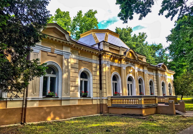 NEKADA DVORAC DANAS BIBLIOTEKA_0.jpg