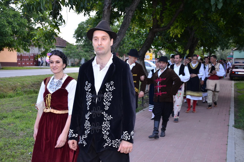 SRPSKI KRSTUR FOLKLOR _04.JPG