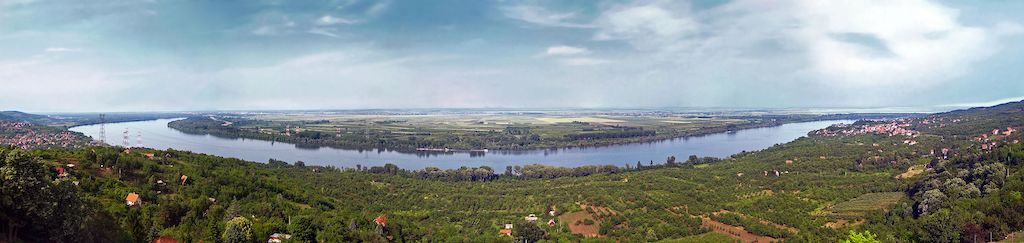 Danube_in_Ritopek-_Serbia copy.jpg