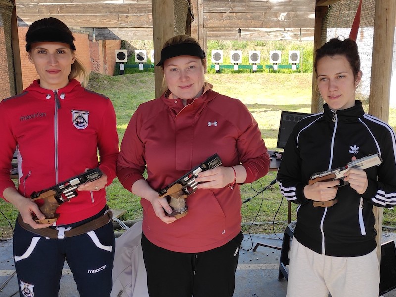 Pistolj seniorke.jpg