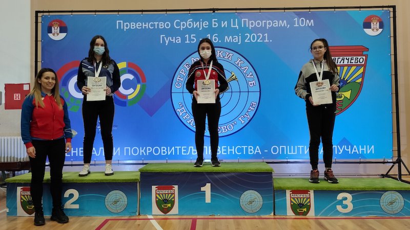 Pionirke-puska.jpg