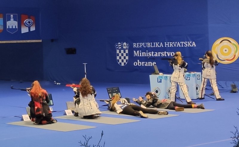 Trostav juniorke mec za bronzu (1).jpg