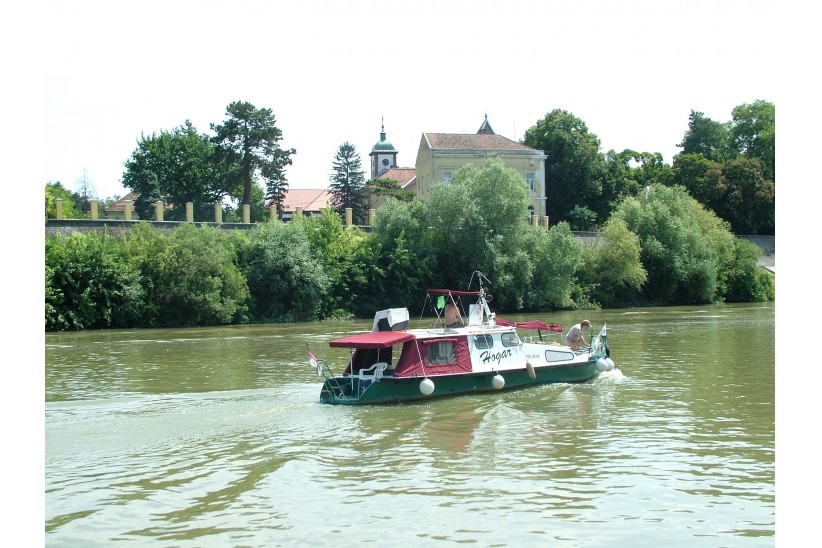 Brod Hogar kod Novog Knezevca.JPG