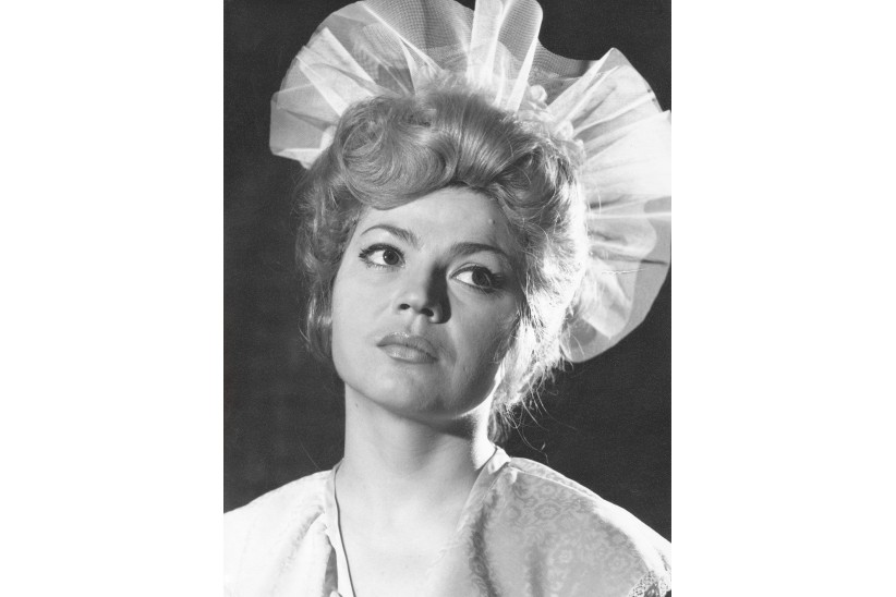 Milena Šijacki Bulatović u Ujka Vanji kao Jelena Andrejevna, 1970.jpg