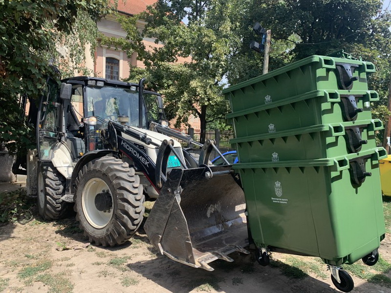МИНИСТАРСТВО ИСПОРУЧИЛО КАНТЕ И КОНТЕЈНЕРЕ НАШОЈ ОПШТИНИ