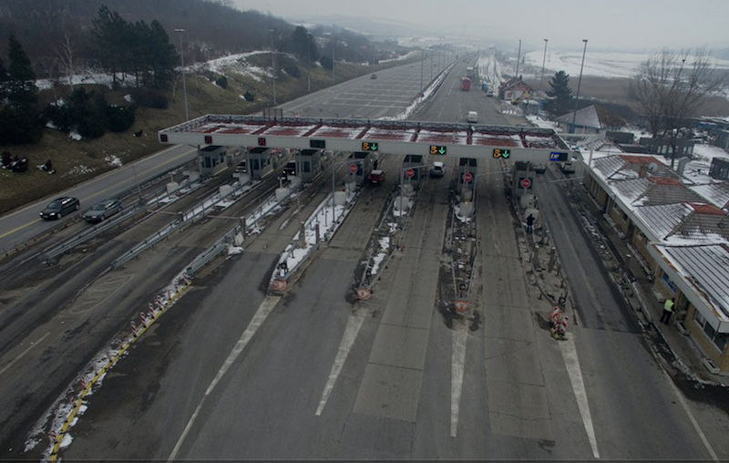 СТАЊЕ НА ПУТЕВИМА, НАПЛАТНИМ РАМПАМА И ГРАНИЧНИМ ПРЕЛАЗИМА 
