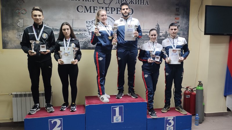 СТРЕЉАШТВО - Милановчанкама два злата