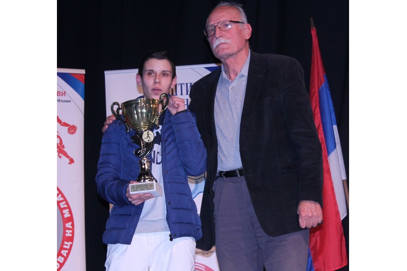 pnm najbolji zenski klub zfk  Slatke male i Uors Dragojlovic.jpg