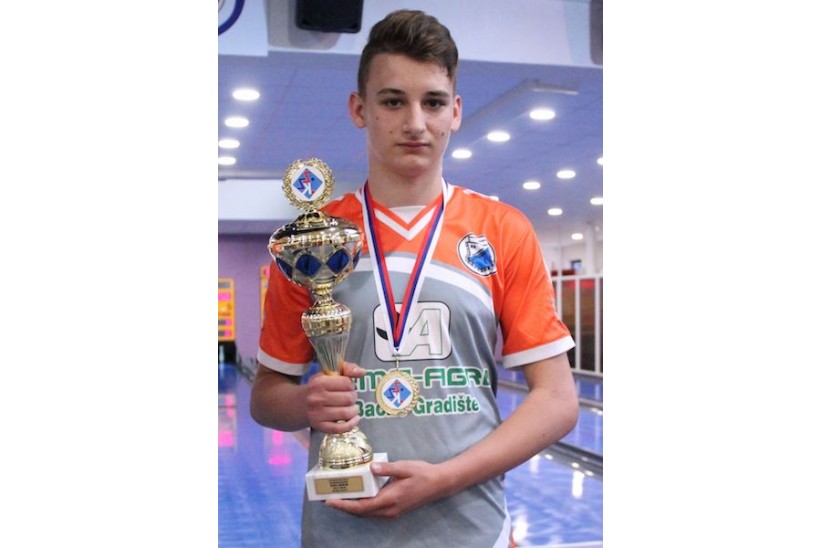 banja 18 gabor kurcinak.jpg
