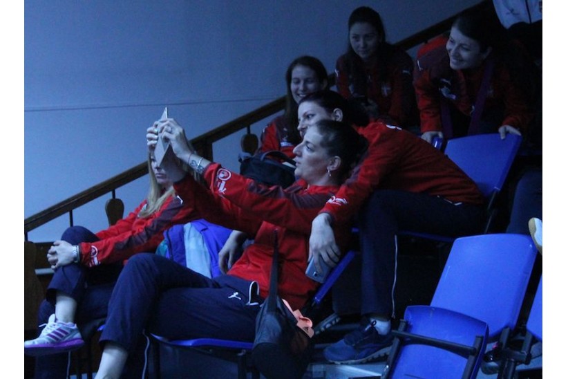 prvi dan selfi na tribinama.jpg