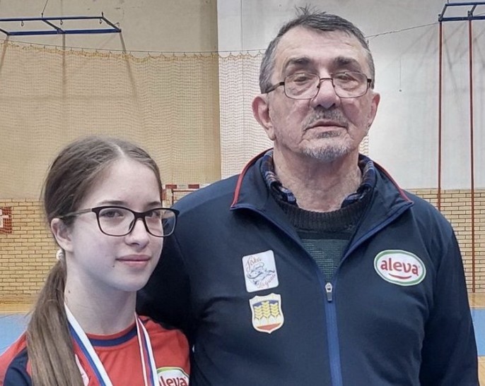ЈЕЛЕНА БАЈИЋ БРОНЗАНА
