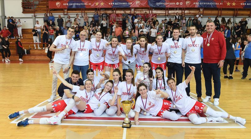 КОШАРКА - Кадеткиње Црвене звезде МТС одбраниле пехар намењен шампионкама Србије